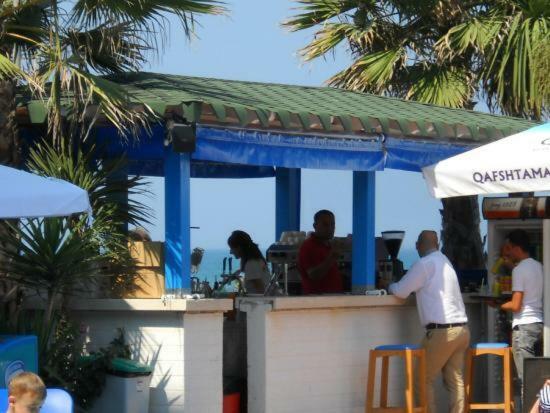 Mali I Robit Beachfront Apartment Голем Экстерьер фото