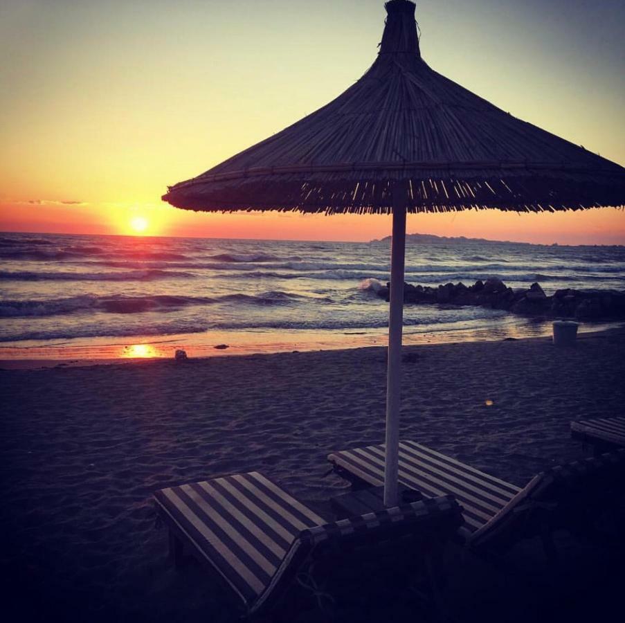 Mali I Robit Beachfront Apartment Голем Экстерьер фото
